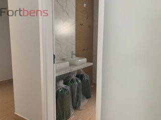 Casa de Condomínio Para Vender com 3 quartos 3 suítes no bairro Alpes de Caieiras em Caieiras