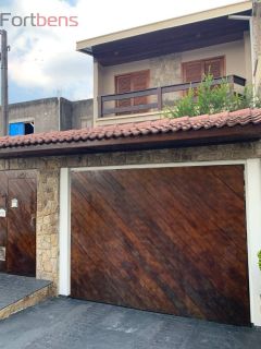 Sobrado Para Vender com 3 quartos 1 suítes no bairro Serpa em Caieiras