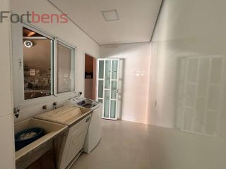 Casa de Condomínio Para Vender com 4 quartos 4 suítes no bairro Alpes de Caieiras em Caieiras