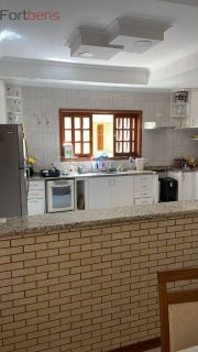 Sobrado Para Vender com 4 quartos 1 suítes no bairro Nova Caieiras em Caieiras