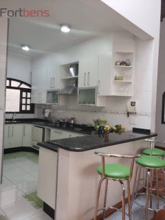 Casa Para Vender com 3 quartos 1 suítes no bairro Nova Caieiras em Caieiras