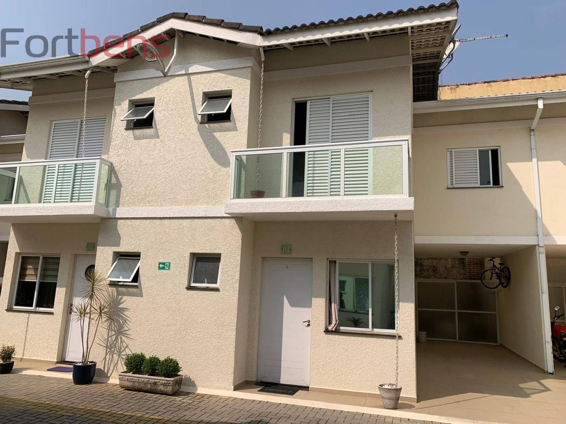 Sobrado Para Vender com 3 quartos 1 suítes no bairro Laranjeiras em Caieiras