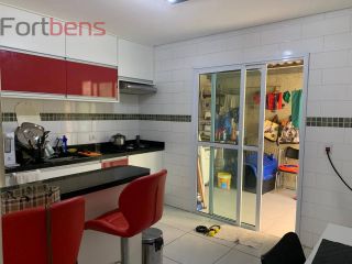 Sobrado Para Vender com 3 quartos 1 suítes no bairro Laranjeiras em Caieiras