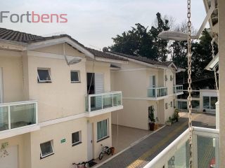 Sobrado Para Vender com 3 quartos 1 suítes no bairro Laranjeiras em Caieiras