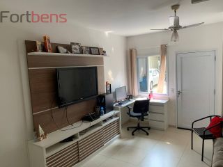 Sobrado Para Vender com 3 quartos 1 suítes no bairro Laranjeiras em Caieiras