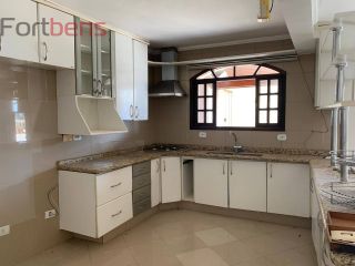 Casa de Condomínio Para Vender com 5 quartos 2 suítes no bairro Alpes de Caieiras em Caieiras