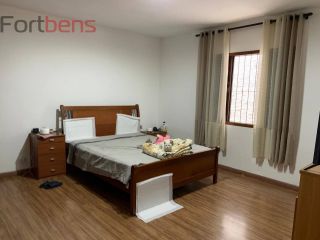 Prédio / Edifício Inteiro Comercial Para Vender com 6 quartos 1 suítes no bairro Centro em Francisco Morato