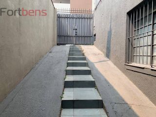 Prédio / Edifício Inteiro Comercial Para Vender com 6 quartos 1 suítes no bairro Centro em Francisco Morato