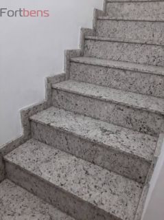 Sobrado Para Vender com 3 quartos 1 suítes no bairro Laranjeiras em Caieiras