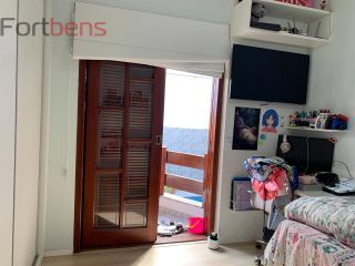 Sobrado Para Vender com 4 quartos 1 suítes no bairro Nova Caieiras em Caieiras