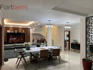 Sobrado Para Vender com 4 quartos 1 suítes no bairro Nova Caieiras em Caieiras