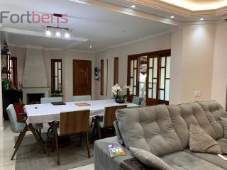 Sobrado Para Vender com 4 quartos 1 suítes no bairro Nova Caieiras em Caieiras