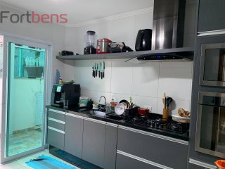 Sobrado Para Vender com 4 quartos 1 suítes no bairro Nova Caieiras em Caieiras