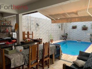 Sobrado Para Vender com 4 quartos 1 suítes no bairro Nova Caieiras em Caieiras