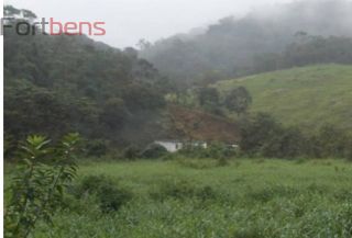 Sítio Para Vender com 2 quartos no bairro Jardim Santa Maria em Juquiá