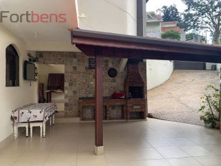 Casa Para Vender com 4 quartos 1 suítes no bairro Região Central em Caieiras