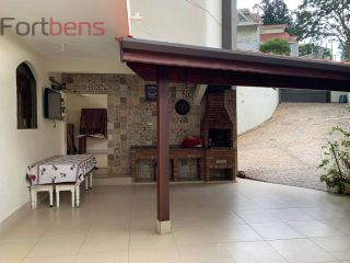 Casa Para Vender com 4 quartos 1 suítes no bairro Região Central em Caieiras