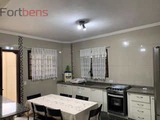 Casa Para Vender com 4 quartos 1 suítes no bairro Região Central em Caieiras