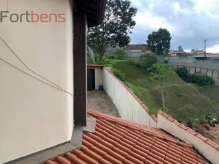 Casa Para Vender com 4 quartos 1 suítes no bairro Região Central em Caieiras