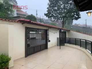 Casa Para Vender com 4 quartos 1 suítes no bairro Região Central em Caieiras