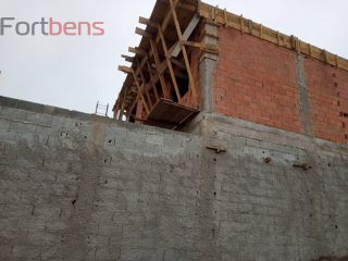 Sobrado Para Vender com 3 quartos 1 suítes no bairro Laranjeiras em Caieiras