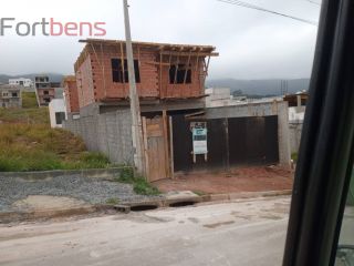 Sobrado Para Vender com 3 quartos 1 suítes no bairro Laranjeiras em Caieiras