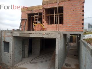 Sobrado Para Vender com 3 quartos 1 suítes no bairro Laranjeiras em Caieiras