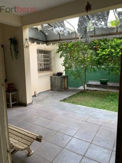 Sobrado Para Vender com 4 quartos no bairro Vila Maggi em Franco Da Rocha