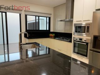 Casa de Condomínio Para Vender com 4 quartos 3 suítes no bairro Nova Caieiras em Caieiras