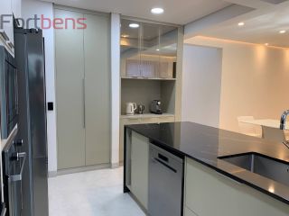 Casa de Condomínio Para Vender com 4 quartos 3 suítes no bairro Nova Caieiras em Caieiras