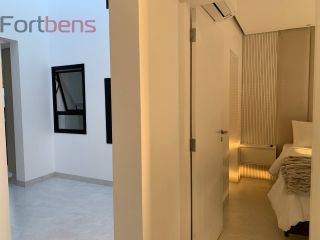 Casa de Condomínio Para Vender com 4 quartos 3 suítes no bairro Nova Caieiras em Caieiras