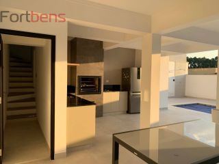 Casa de Condomínio Para Vender com 4 quartos 3 suítes no bairro Nova Caieiras em Caieiras