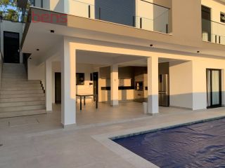 Casa de Condomínio Para Vender com 4 quartos 3 suítes no bairro Nova Caieiras em Caieiras
