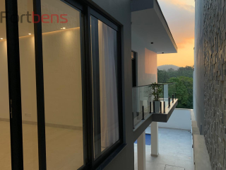 Casa de Condomínio Para Vender com 4 quartos 3 suítes no bairro Nova Caieiras em Caieiras