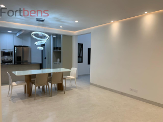 Casa de Condomínio Para Vender com 4 quartos 3 suítes no bairro Nova Caieiras em Caieiras