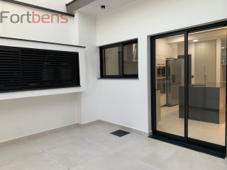 Casa de Condomínio Para Vender com 4 quartos 3 suítes no bairro Nova Caieiras em Caieiras