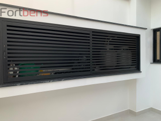 Casa de Condomínio Para Vender com 4 quartos 3 suítes no bairro Nova Caieiras em Caieiras