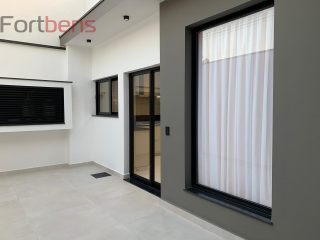 Casa de Condomínio Para Vender com 4 quartos 3 suítes no bairro Nova Caieiras em Caieiras