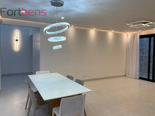 Casa de Condomínio Para Vender com 4 quartos 3 suítes no bairro Nova Caieiras em Caieiras