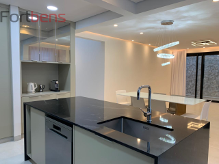 Casa de Condomínio Para Vender com 4 quartos 3 suítes no bairro Nova Caieiras em Caieiras