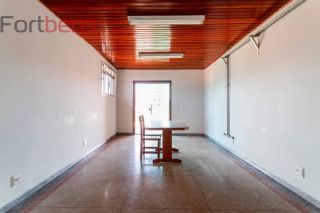 Prédio / Edifício Inteiro Comercial Para Alugar com 15 Salas no bairro Região Central em Caieiras