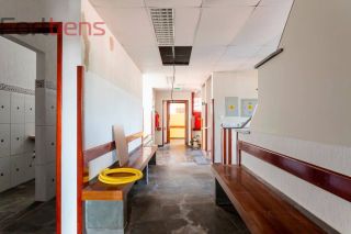 Prédio / Edifício Inteiro Comercial Para Alugar com 15 Salas no bairro Região Central em Caieiras