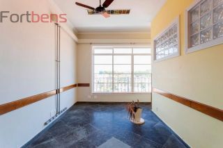 Prédio / Edifício Inteiro Comercial Para Alugar com 15 Salas no bairro Região Central em Caieiras