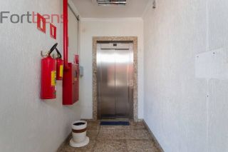 Prédio / Edifício Inteiro Comercial Para Alugar com 15 Salas no bairro Região Central em Caieiras