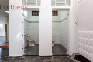 Prédio / Edifício Inteiro Comercial Para Alugar com 15 Salas no bairro Região Central em Caieiras