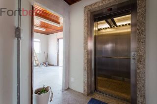 Prédio / Edifício Inteiro Comercial Para Alugar com 15 Salas no bairro Região Central em Caieiras