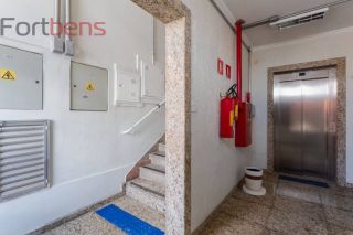 Prédio / Edifício Inteiro Comercial Para Alugar com 15 Salas no bairro Região Central em Caieiras