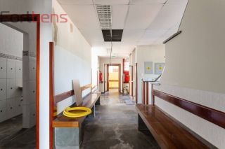 Prédio / Edifício Inteiro Comercial Para Alugar com 15 Salas no bairro Região Central em Caieiras