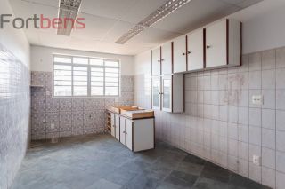 Prédio / Edifício Inteiro Comercial Para Alugar com 15 Salas no bairro Região Central em Caieiras