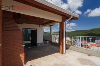 Prédio / Edifício Inteiro Comercial Para Alugar com 15 Salas no bairro Região Central em Caieiras